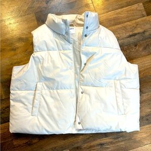 Old Navy Women's Cream Puffer Vest